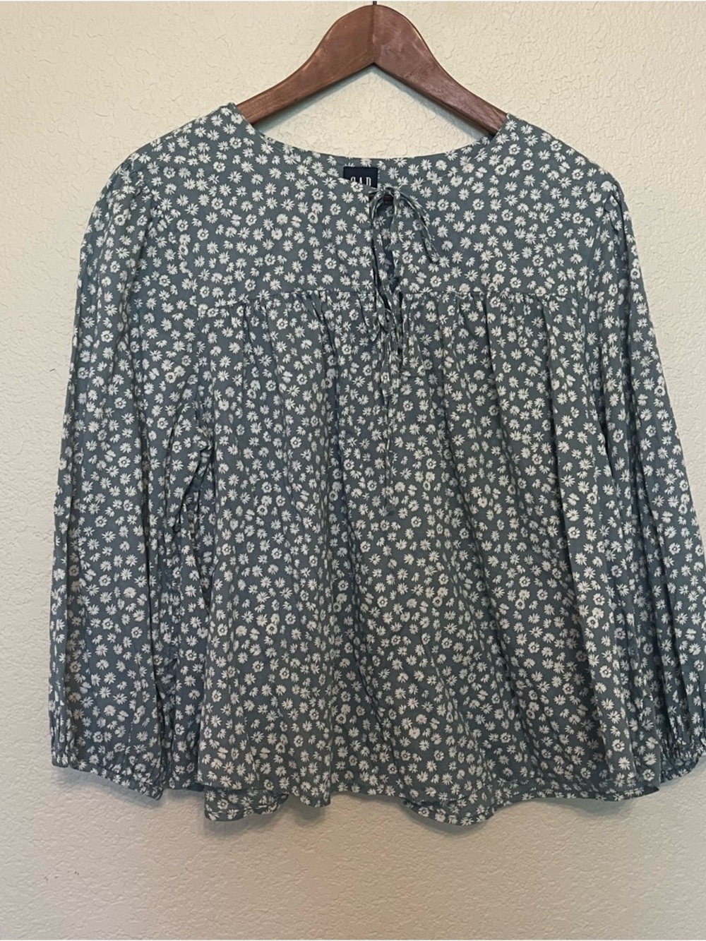 Gap Daisy Floral Peasant Blouse in Sage Green Size Women's XL